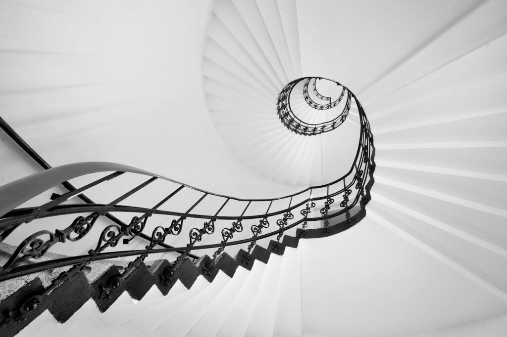 escalier metal noir